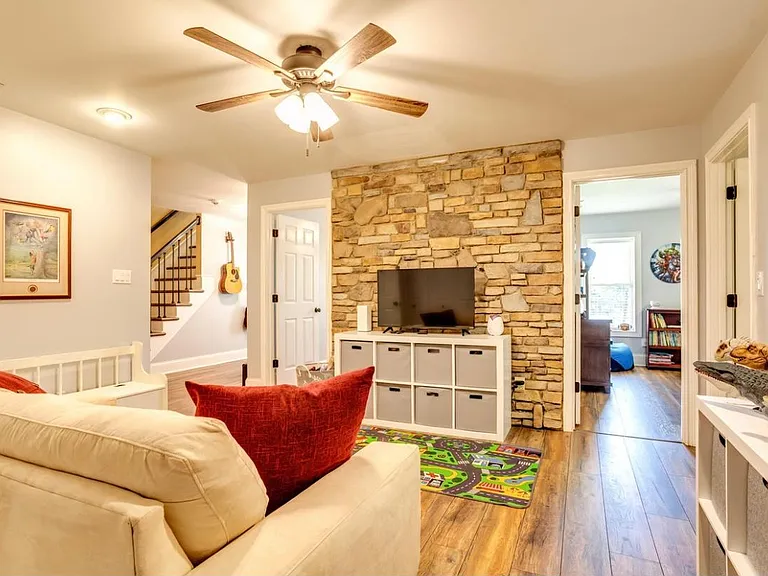 9913 Bluegrass Rd — Photo 9