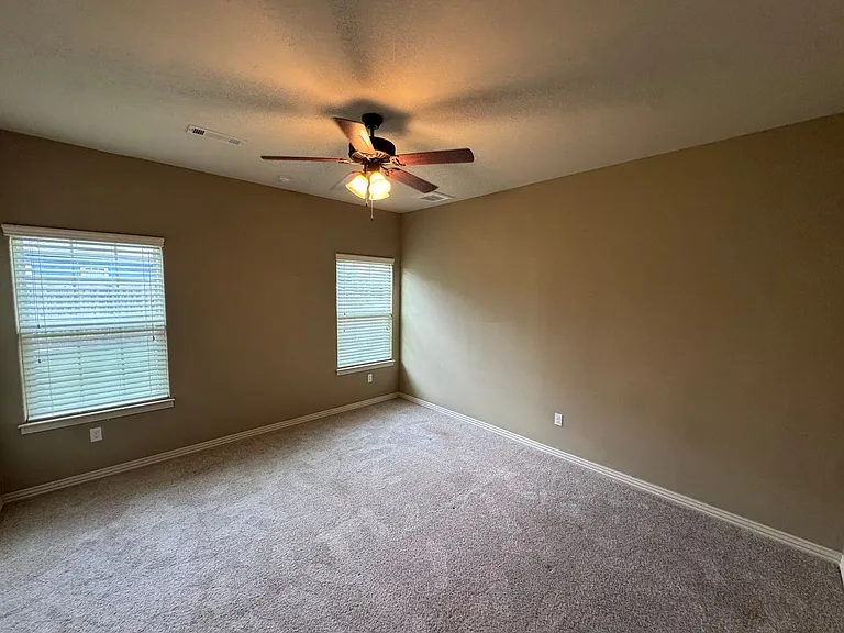 626 N Tennyson Ln — Photo 7
