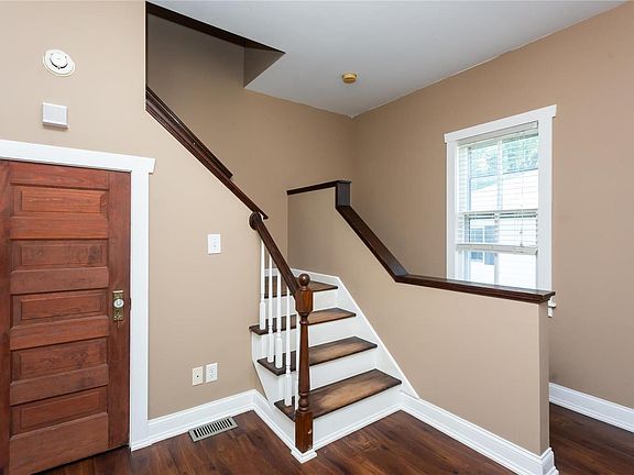 5th image of 7830 Genesta St