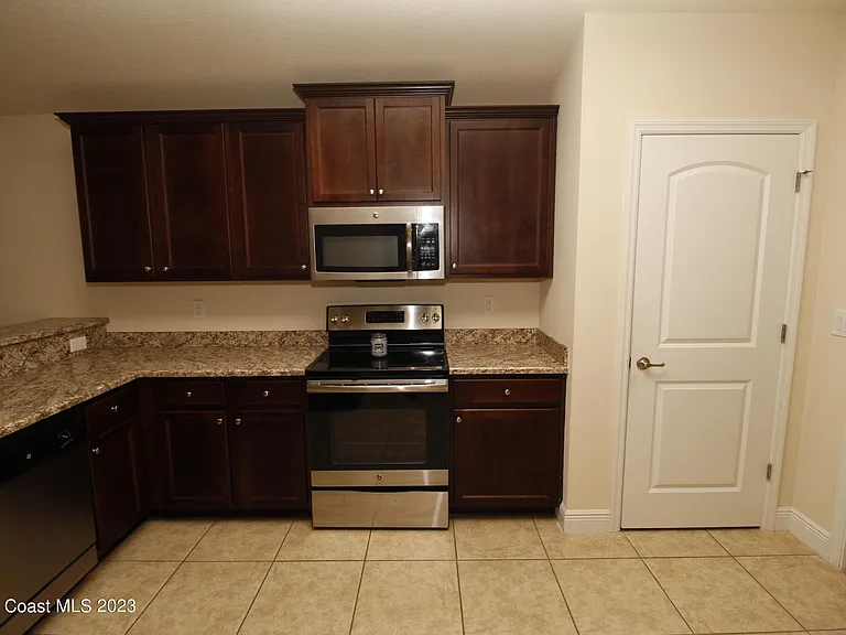 1034 Breakaway Trl — Photo 5