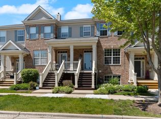286 Broadmoor Ln, Bartlett, IL 60103