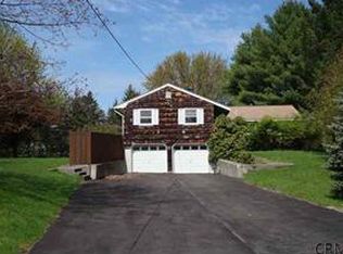 5 Hearthwood Dr, Ballston lake, NY 12019