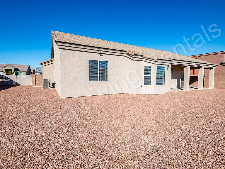 1726 E Aloe St — Photo 32