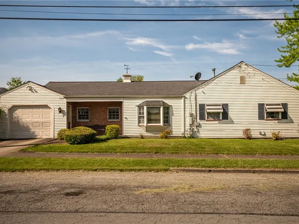 631 Carnegie Ave, Sharon, PA 16146