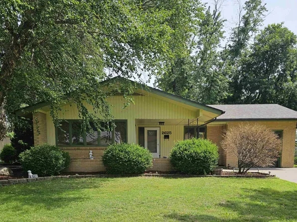 2625 W Manhattan Dr, Wichita, KS 67204
