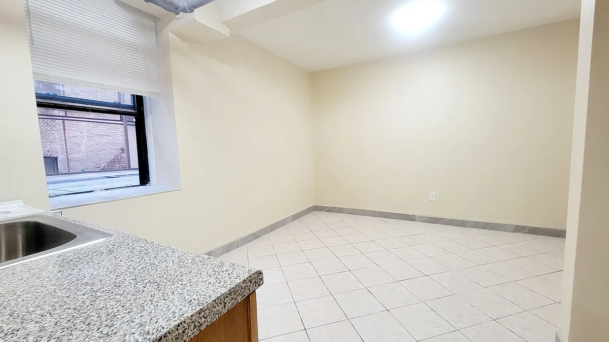 Building Photo - 2694 Kennedy Blvd #B2