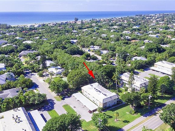 5th image of 601 Periwinkle Way Unit D4