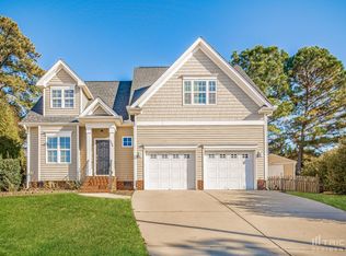 806 Natural Springs Ct, Fuquay Varina, NC 27526