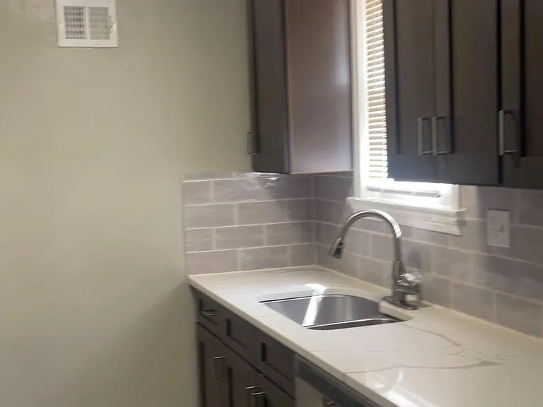 821 Maury Ave — Photo 10