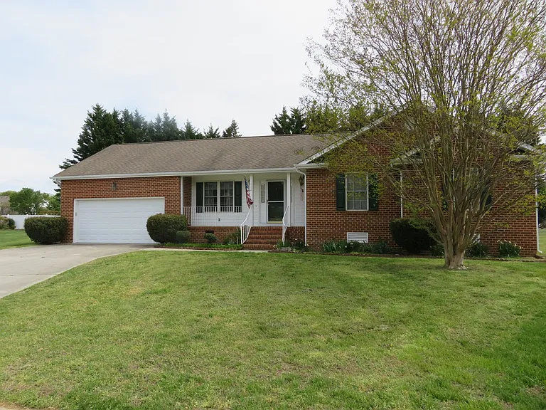 112 Shade Tree Ct — Photo 2