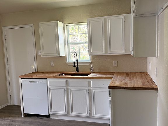 3rd image of 1213 Corsicana Hwy