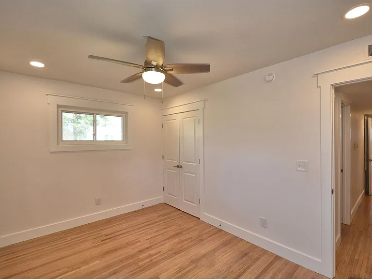 109 Edgemont Dr — Photo 31