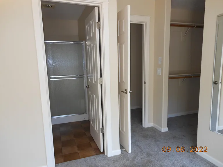 400 Walnut Way — Photo 9