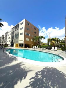 300 NE 14th Ave APT 307, Hallandale, FL, 33009