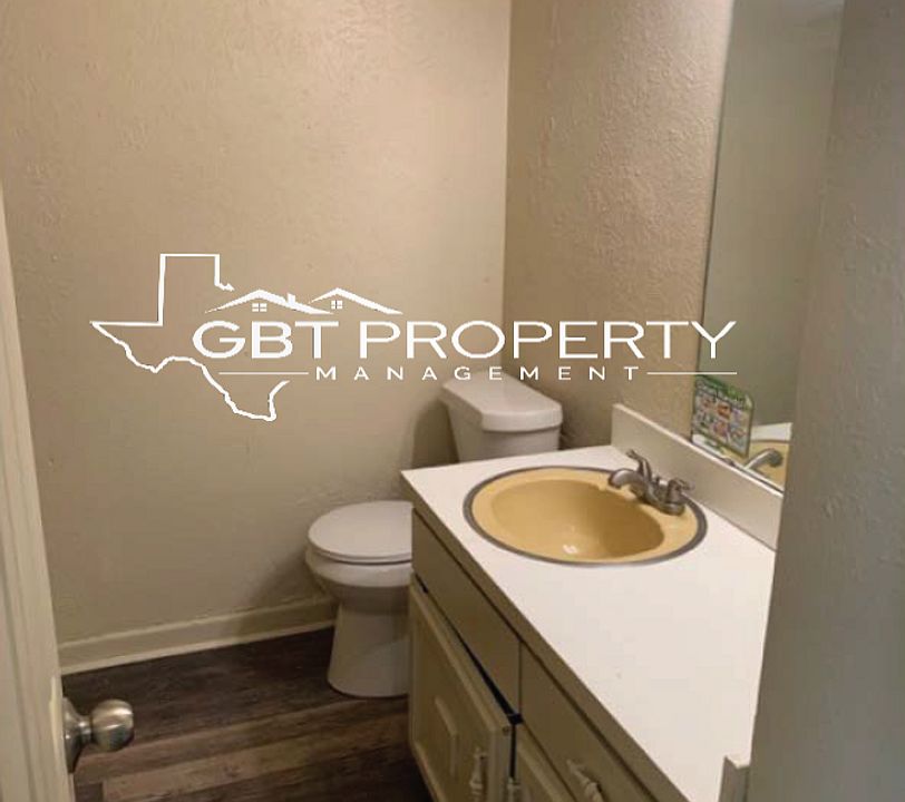 2nd image of 1410 N Mary St #13