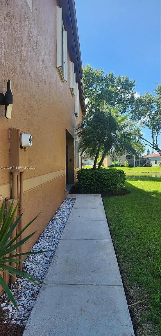 Sectors 3 & 4 Boundary Pl — Photo 2