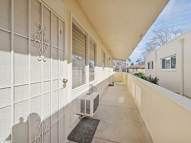 333 S Rexford Dr #5 — Photo 11