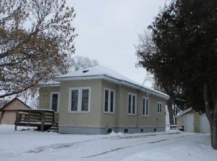 215 Lake Ave S, Paynesville, MN 56362