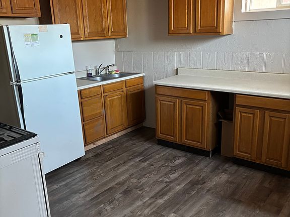 3rd image of 2020 Avenue D #2