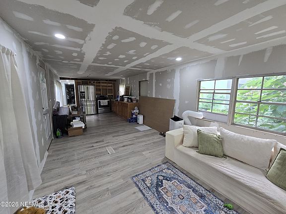 5th image of 10733 GLADWYNNE Road