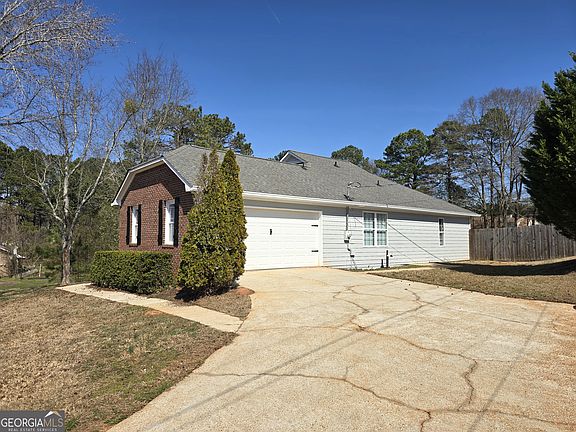 4th image of 125 Planters Walk