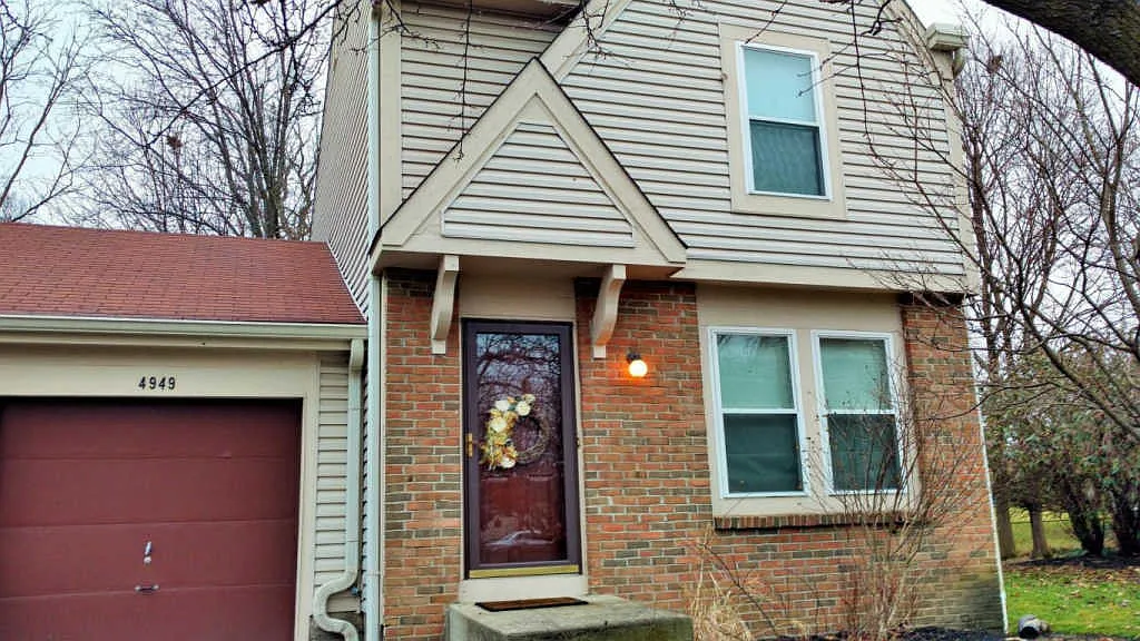 4949 Buckthorn Ln photo 1