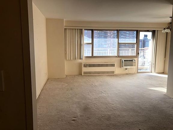 4th image of 2915 W 5th St APT 14C