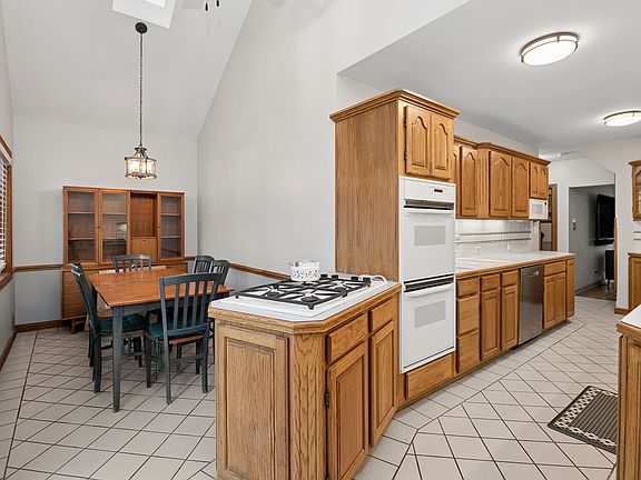 4th image of 3814 Madison Ave