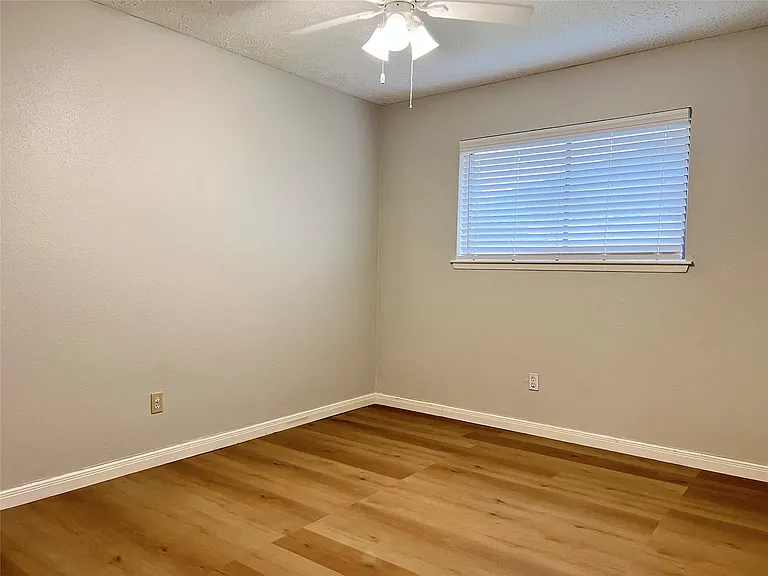 21414 Park Run Dr — Photo 15