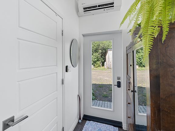 4th image of 27 Thomas Rd