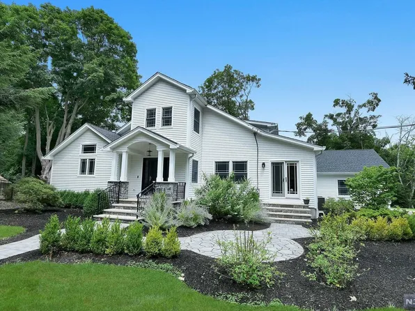 759 Linden Way, Franklin Lakes, NJ 07417