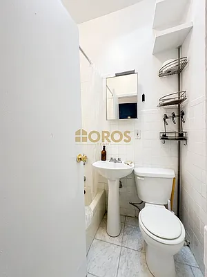 Rented by City Connections Realty | media 3