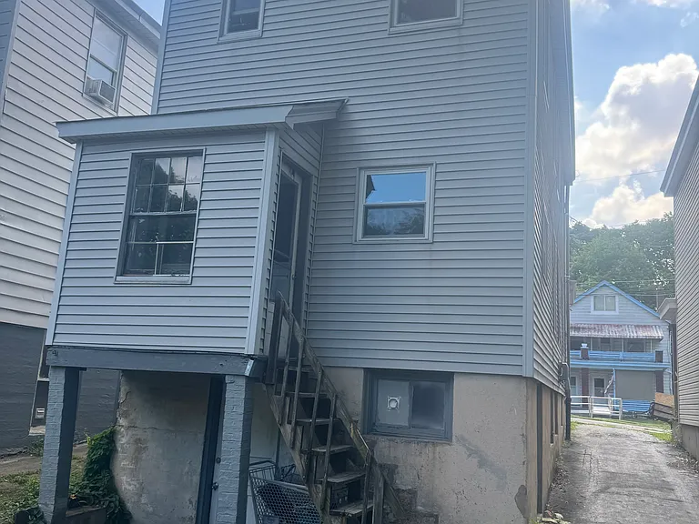 813 Terry St — Photo 11