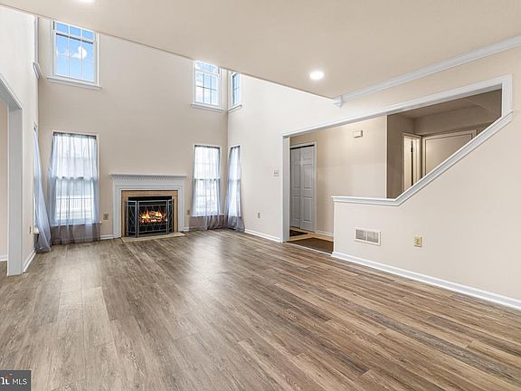 5th image of 211 Orchard Dr