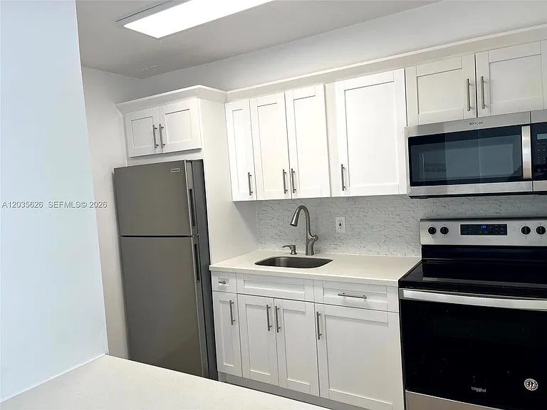802 NW 87th Ave #321 — Photo 31
