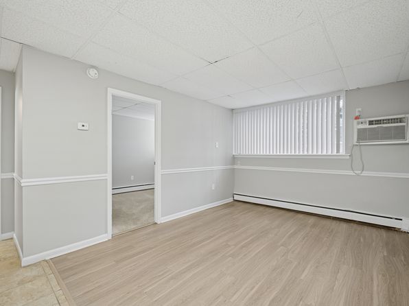 1133 E Mount Airy Ave #C03