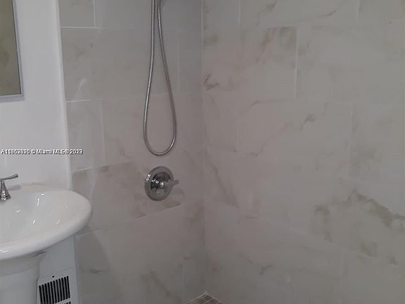 3rd image of 1250 West Ave APT 15M