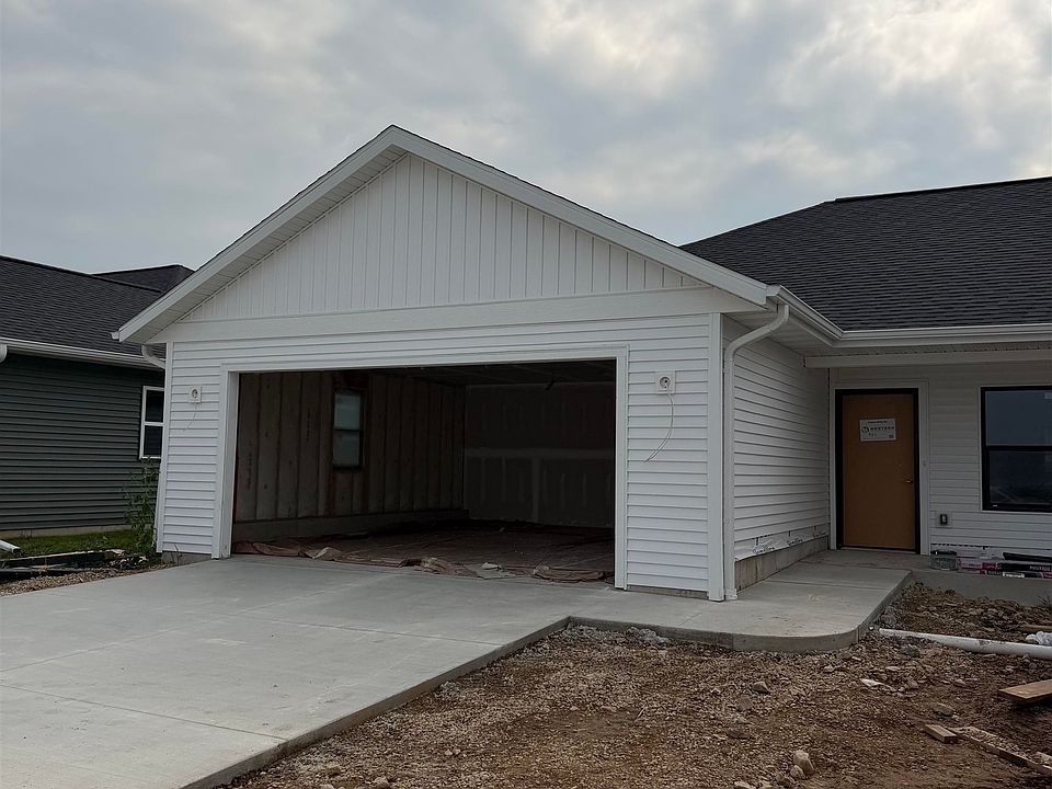 1st image of 982 Bell Cir