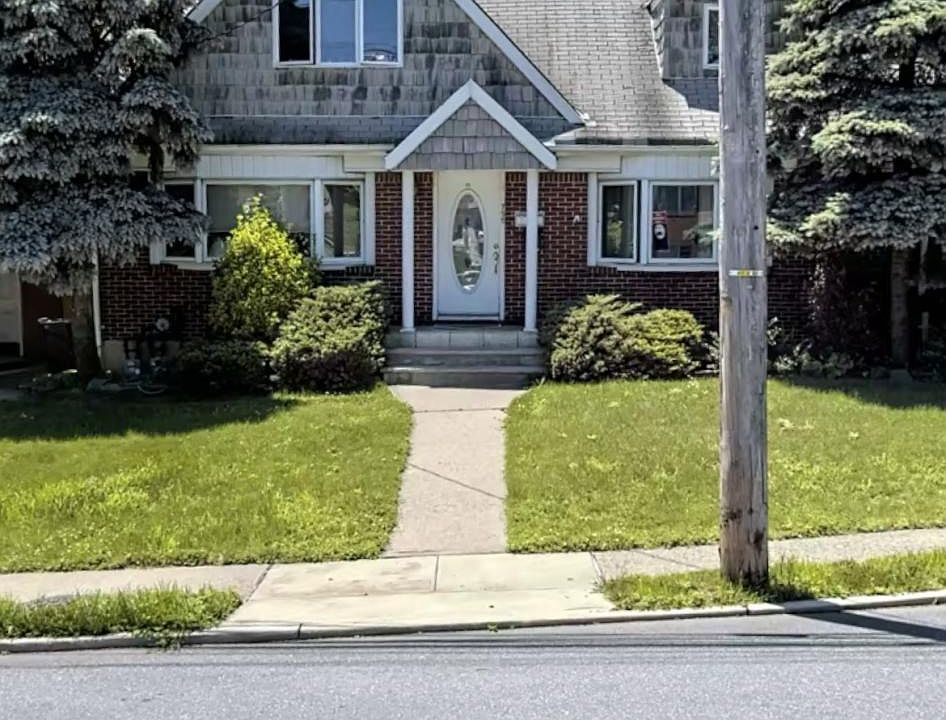 1st image of 755 Hylan Blvd