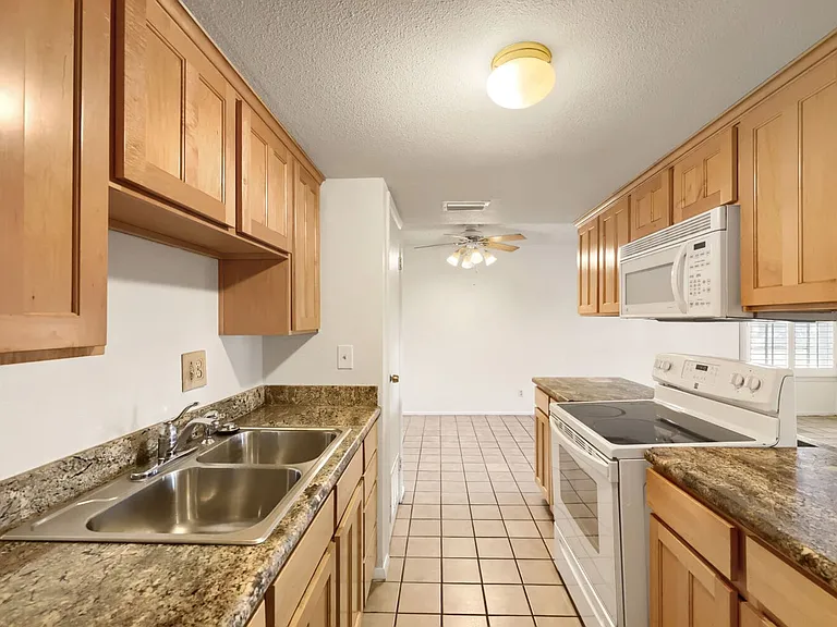 1377 Lorilyn Ave #3 — Photo 9