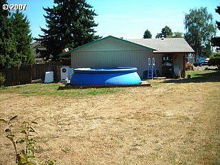2nd image of 10102 NE 67th St