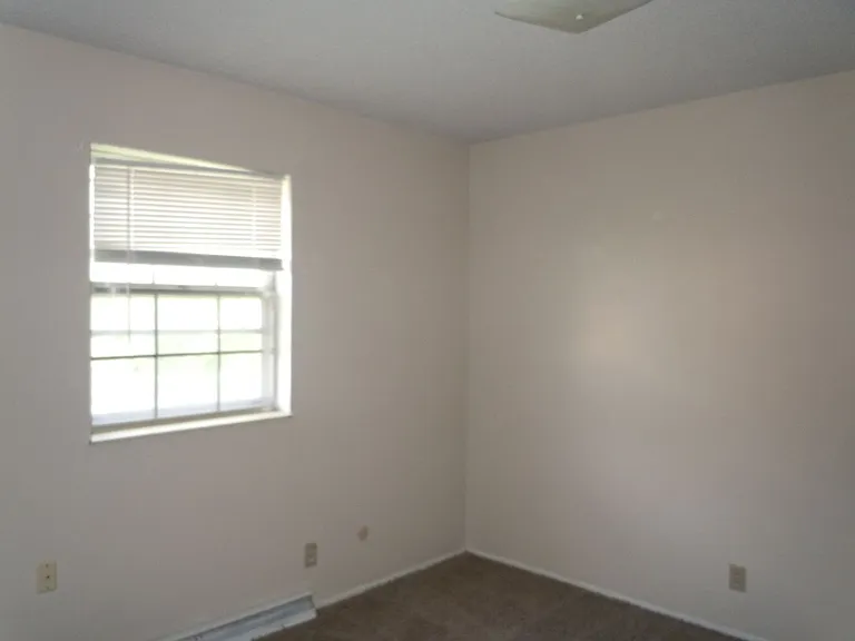 678 Camelot Dr — Photo 9