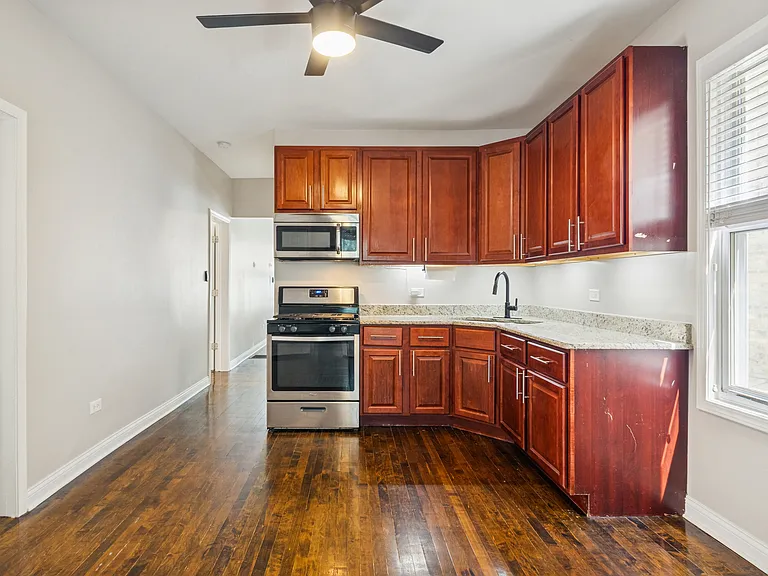 4237 W School St #1 — Photo 3