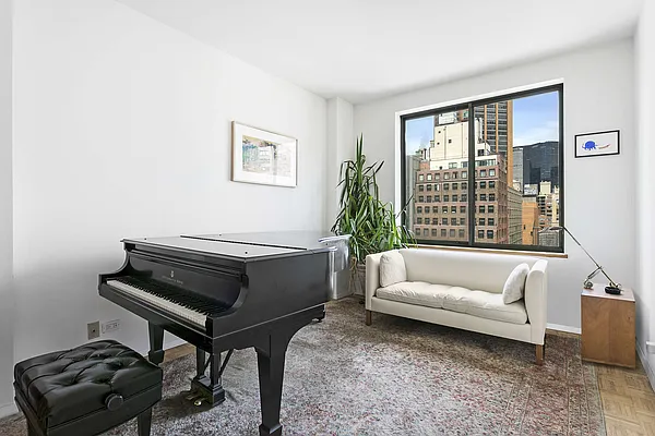 Sold by Compass | media 18