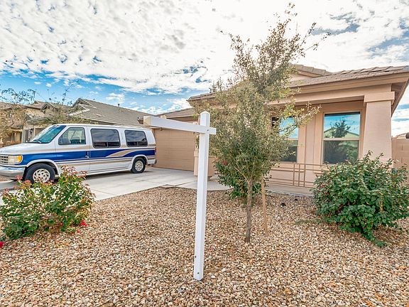 3rd image of 40013 W Novak Ln