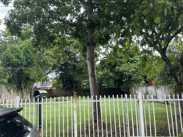 1738 NW 31st St, Miami, FL 33142