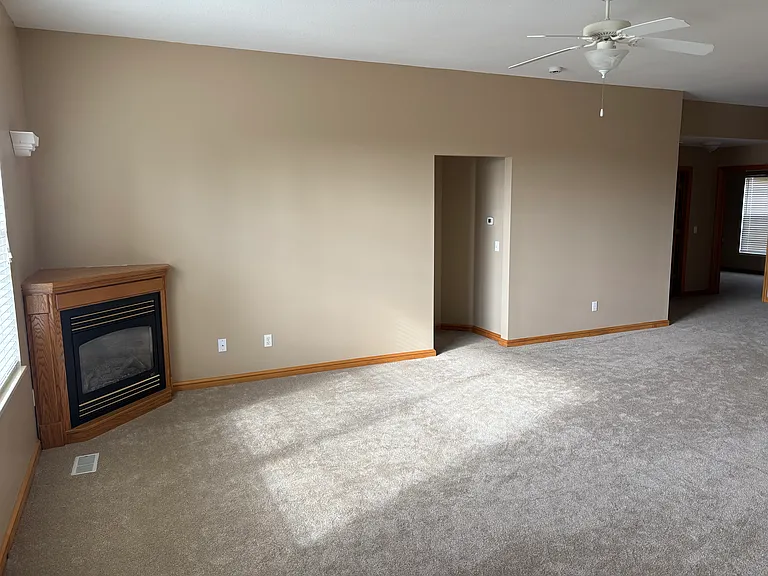 E Greenwood Dr — Photo 15