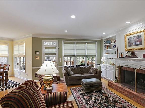 5th image of 4114 Devon Wood Dr NE