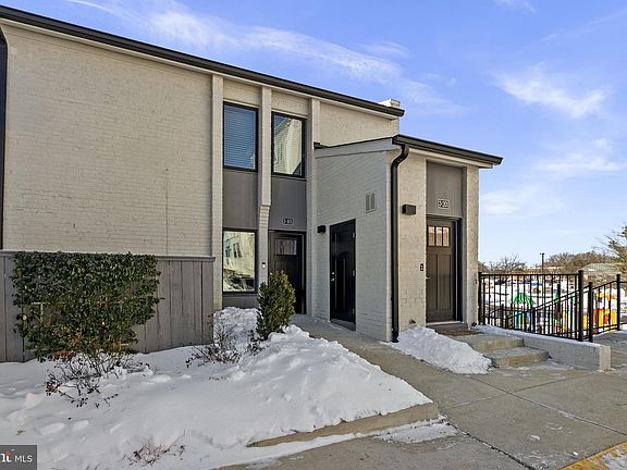 2nd image of 19520 Village Walk Dr Unit 3-101