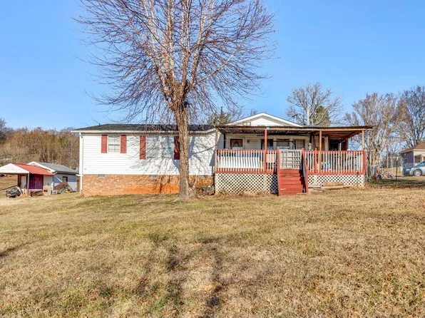 33 Crafts Church Rd, Glade Hill, VA 24092